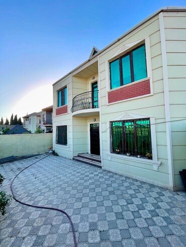 Həyət evləri və villaların satışı: 2 mərtəbəli həyət evi. Binə qəsəbəsi mərkəzdə.4 otaq, 3 hamam tualet — 1