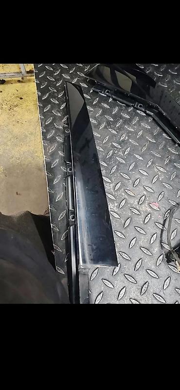 kamere za traktor: AUDI Q7 4M 4 LAJSNA VRATA 4M0839902 | Audi q7 q5 q3 q2 A1 A3 A4 A5 — 4