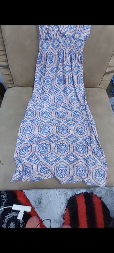 Dəstlər, kostyumlar: Qadın geyimleri 9 aznden baslayir. bir nece geyim alana endirim ve — 7