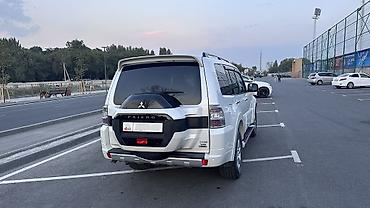 suv: Mitsubishi Pajero: 2017 г., 3.5 л, Бензин, Внедорожник — 5