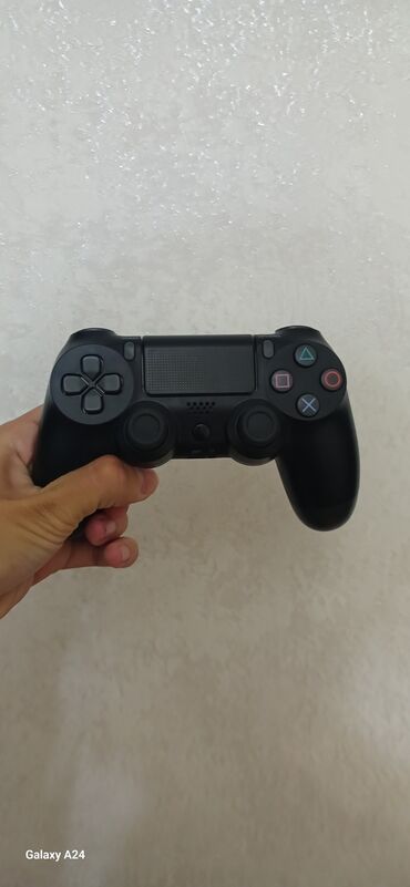 soyuducularin qiymeti: Ps4 pultu original heç bir problemi yoxdur,qiymətdə razılığa gəlmək