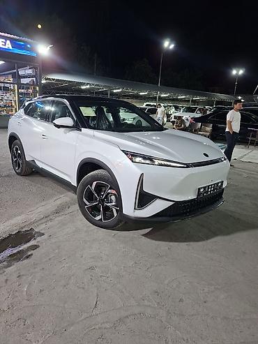 Электр транспорту: Dongfeng L7 2026год Электромобиль кроссовер (белый кузов, чёрная — 2