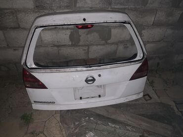 задний багажник пассат б3: Крышка багажника Nissan Б/у, цвет - Белый,Оригинал