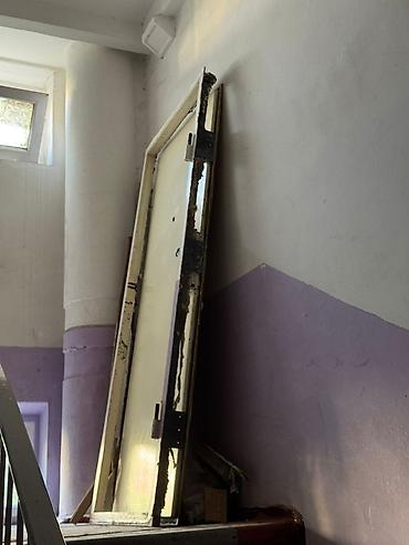 дверь входная: Входная дверь в сборе - Материал: дерево с наружной металлической — 1