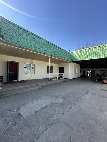 Продажа коттеджей и домов: 📍В Сокулуке по первой линии трассы продаётся дом на участке 13.5 — 2