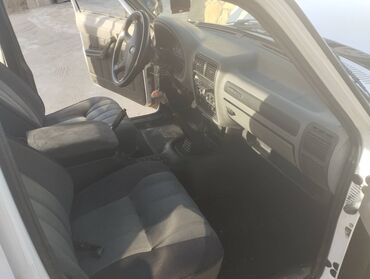 4 göz maşın: QAZ 3102 Volga: 2.4 l | 1998 il | 174215 km Sedan