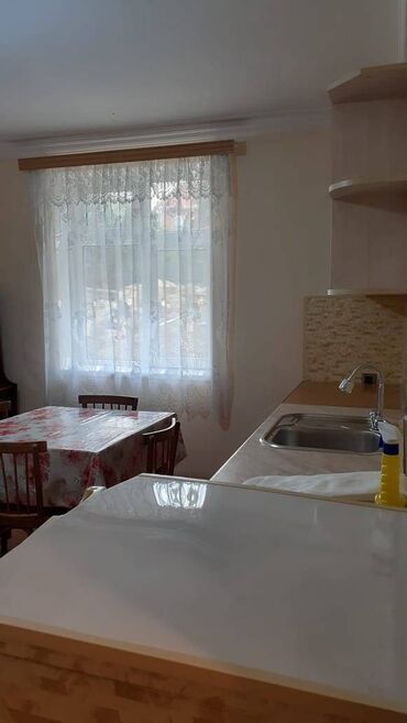 Uzunmüddətli kirayə mənzillər: Masazırda yerləşən ümumi sahəsi 60 kv,m olan,3 otaqlı orta təmirli — 4