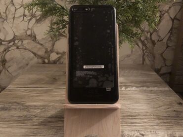 мобильный телефон huawei: Huawei Y6, Б/у, 16 ГБ, цвет - Черный, 2 SIM