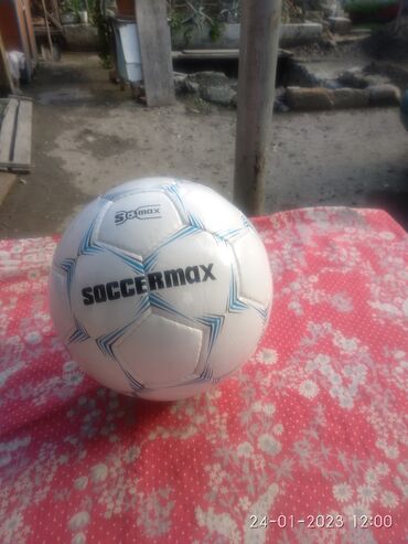 futbol top: Futbol Topu Pakistan istehsalıdır.Keyfiyatlidir.Tazadir