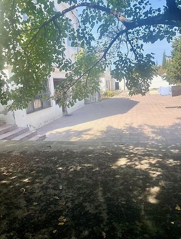 zigda heyet evleri: Satılır: geniş həyəti olan iki mərtəbəli mansardlı fərdi yaşayış evi — 9