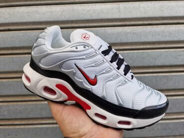 Women's Sneakers and athletic shoes: Nike, 38 — 9