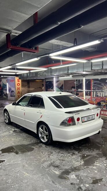 фара искатели: Toyota Altezza: 2003 г., 2 л, Автомат, Бензин, Седан