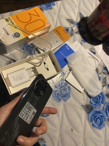 Tecno: Tecno Spark 30 Pro, 256 GB, rəng - Qara, Zəmanət — 10