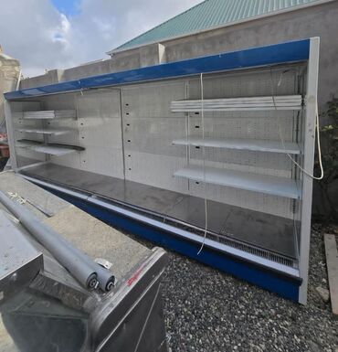 hell soyuducu: 2ədəd vitrin soyuducu titan biri 3800₼ Ölçü 4.4 digeri 5.4 Salam