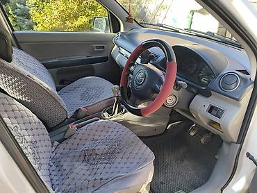 belarus 82: Mazda Verisa: 2003 г., 1.5 л, Механика, Бензин, Хэтчбэк — 3