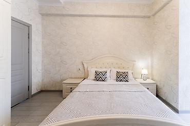 Посуточная аренда квартир: 2 комнаты, Душевая кабина, Постельное белье, Кондиционер — 3