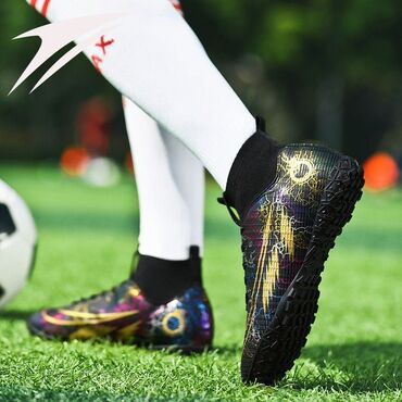 көк бөрү форма: Кроссовки для футбола, качество хорошее, всё размеры есть. предоплата