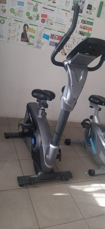 ellips trenajor: Velotrenajor ela vəziyyətdə. Bir çox velotrenajor Xizək Veloxizekler