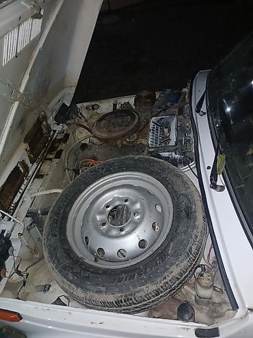 VAZ (LADA): Model: Lada Niva (VAZ 2121) Kuzov: 3 qapılı, ağ rəng Ötürücü: Tam — 4