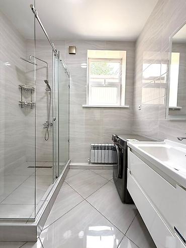 Продажа коттеджей и домов: 4 комнаты, 213 м², 5 соток, Бишкек — 7