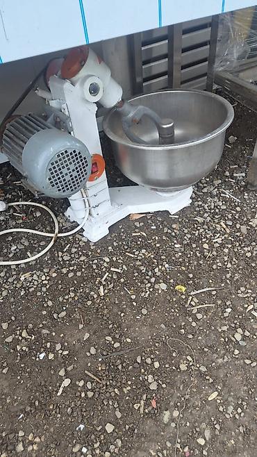 550₼ xəmir yoğuran 10kq xəmir verir butun avadanlıqlar movcuddur Bakı