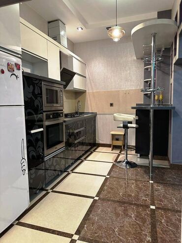 Uzunmüddətli kirayə mənzillər: Xətai Rayonu, Xətai metrosu yaxınlığında. 18 mərtəbəli yeni tikili — 8