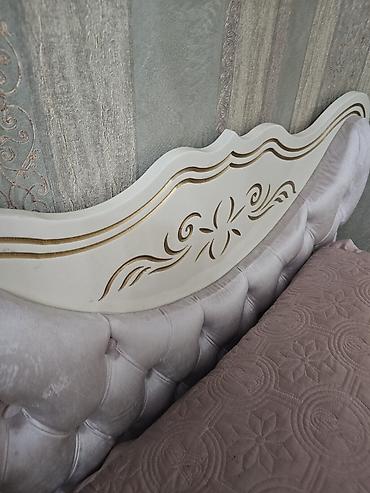 Tək nəfərlik klassik üslublu çarpayı az istifade olunub usaq ucun ela