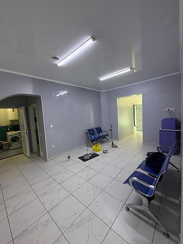 Аренда офисов: 🏢 СДАЁТСЯ В АРЕНДУ КОММЕРЧЕСКОЕ ПОМЕЩЕНИЕ Район ж/м Кок-Жар 1 линия — 10