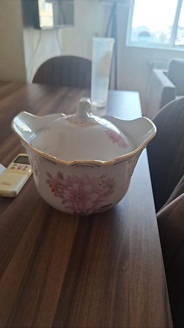 Porcelain qapaqlı qab – klassik dizayn - Material: yüksək keyfiyyətli lalafo.az -da Porcelain qapaqlı qab – klassik dizayn - Material: yüksək keyfiyyətli
