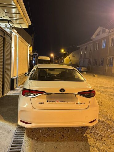 расрочкага машина берилет: Toyota Corolla: 2019 г., 1.8 л, Вариатор, Гибрид, Седан
