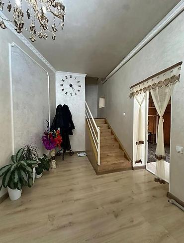 Продажа коттеджей и домов: Срочно продаю!!!Благоустроенный 2 этажный дом в районе Церкви, по 1й — 9