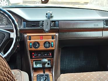 мерс сешка ош: Mercedes-Benz W124: 1992 г., 2.2 л, Автомат, Газ, Седан — 10