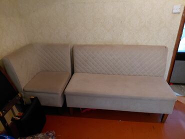 Seyflər: Künc divan, Divan