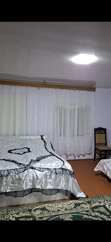 daşınan evler: Saray merkezde İnternatın krugunda yaxın 270m addelni heyet evi.Ayın — 5