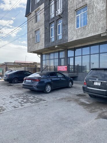 островок в аренду тц: Коммерческое помещение 128 м² - Первый этаж здания с витражными