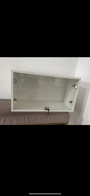 маникюрный столик: Продается Тумбочка 2500 сом Журнальный стол ИКЕА 3900 сом Стол