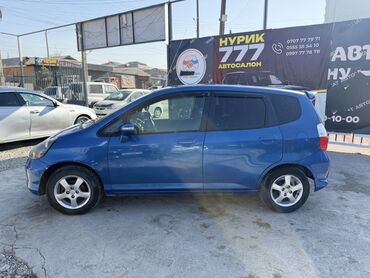 Honda: Honda Fit: 2003 г., 1.5 л, Вариатор, Бензин, Хэтчбэк — 3