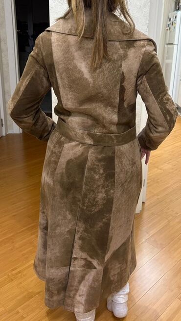 Plaşlar: Qadın üçün süet trençkot - Material: yumşaq süet (nubuk effektli) — 13