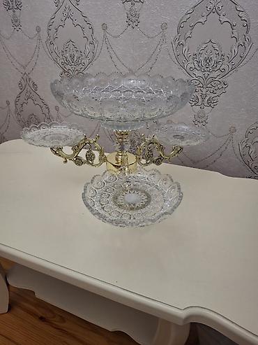 Süfrə aksesuarları: Kristal 3 mərtəbəli meyvə–şirniyyat qabı - Material: qalın kəsmə — 3