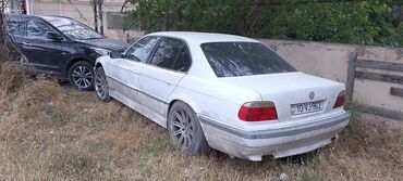 авто на прокат без залога: BMW 728: 2.8 l | 1998 il Sedan