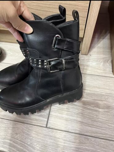 Детская обувь: Детская обувь (несколько пар) 1) Черные лакированные ботинки для — 6