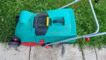 Baštenski alati i oprema: **Skidač mahovine-vertikulator Bosch UniversalVerticut 1100** ID — 3