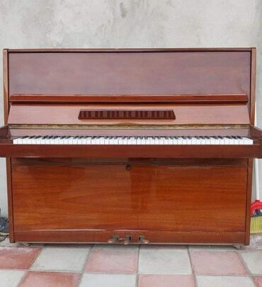ucuz piyano: 3 pedallı piyano satılır .Ela veziyyetde tezekimidir.Qiymet 170