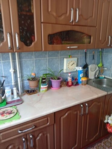 продаю квартиру 30000: 2 бөлмө, 50 кв. м, 105-серия, 5 кабат, Косметикалык ремонт