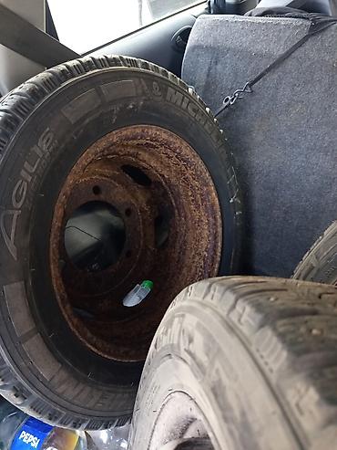 215 75 16c: Комплект из 4 зимних шин Michelin Agilis с шипами на стальных дисках — 4