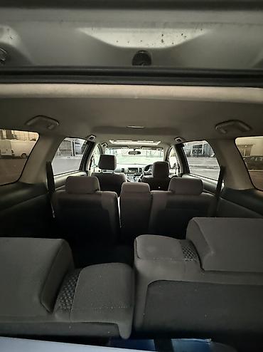 китайские минивены: Продаётся TOYOTA WISH минивэн с правым рулём, серебристый цвет кузова — 9