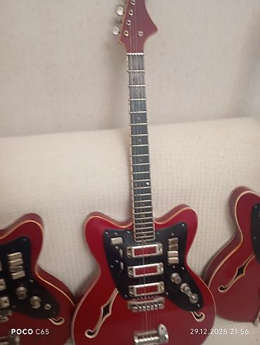 Elektro gitaralar: Elektron gitara, 6 sim, İşlənmiş, Ünvandan götürmə — 25
