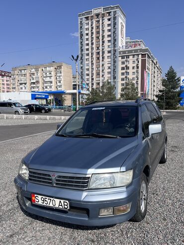 Mitsubishi: Mitsubishi Space Wagon: 2003 г., 2 л, Механика, Бензин, Минивэн