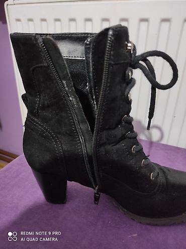 jordan helanke: Crne cizmice velicina 39, duzina gazista 25, visina stikle 6 cm — 7