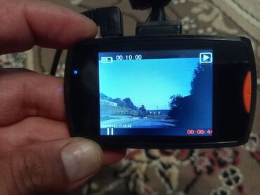 Videoreqistratorlar: Bu videoqeydiyyatçı avtomobildə istifadə üçün nəzərdə tutulmuş kompakt
